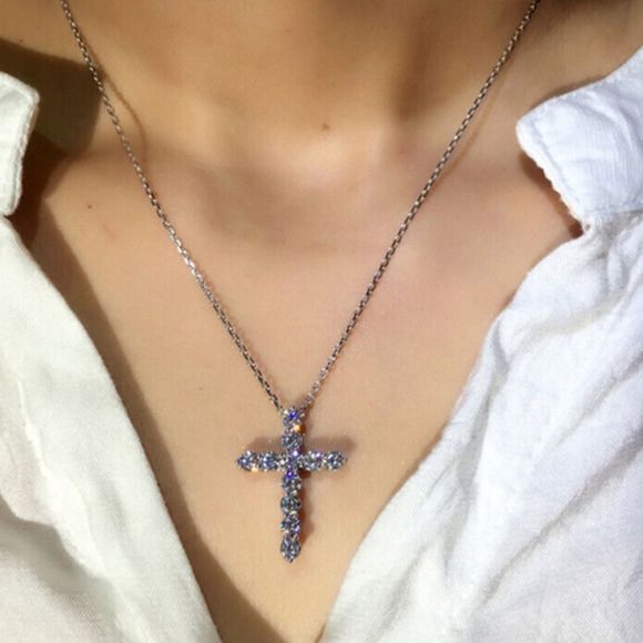 💋Gorgeous Brilliant Cut Zircon Cross Pendant on Silver Chain - Picture 9 of 17
